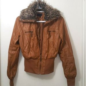 Brown camel color jacket fur collar fitted waist